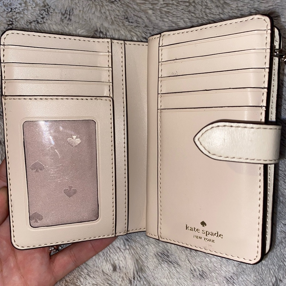Kate Spade wallet (matches the Natalia tote)